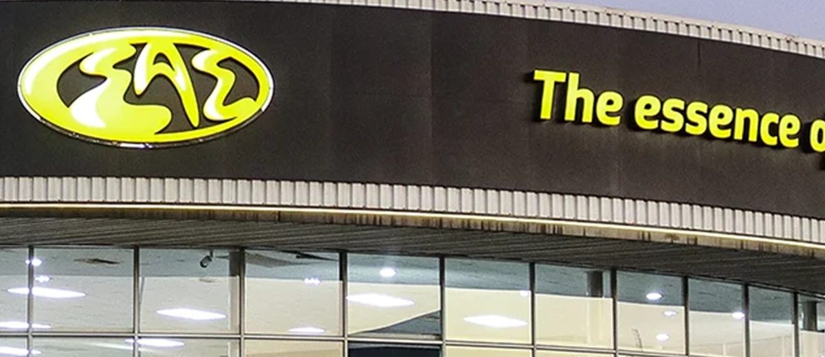 The EAE Motors showroom on Voortrekker Street, Vereeniging, at dusk
