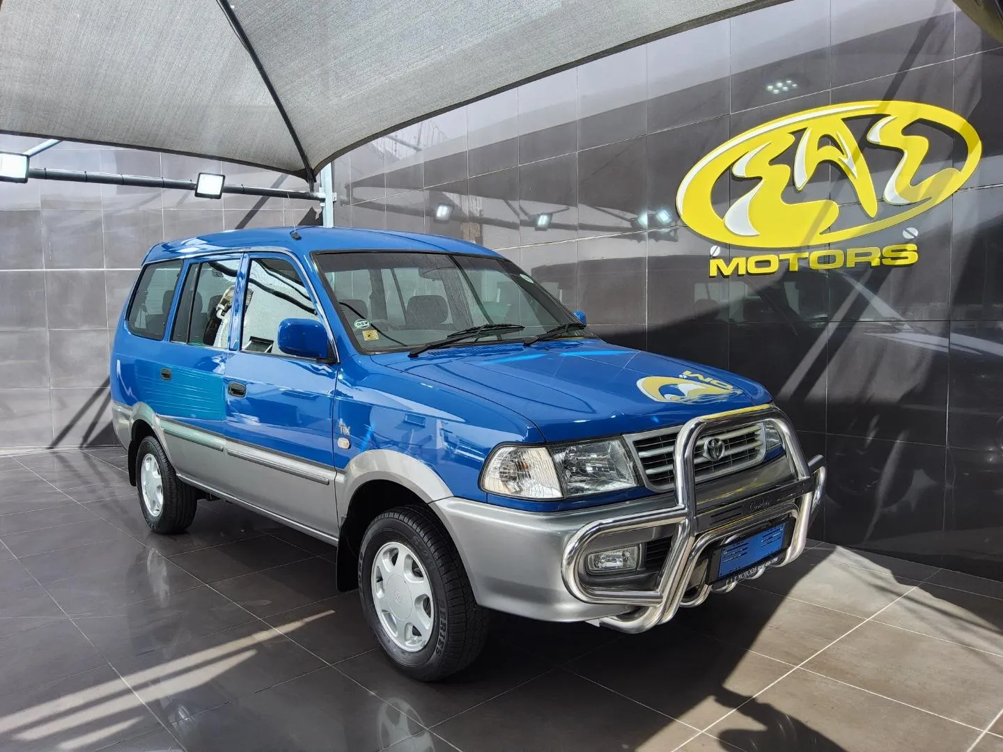 2001 Toyota Condor 2400i TX, photo 1 of 8