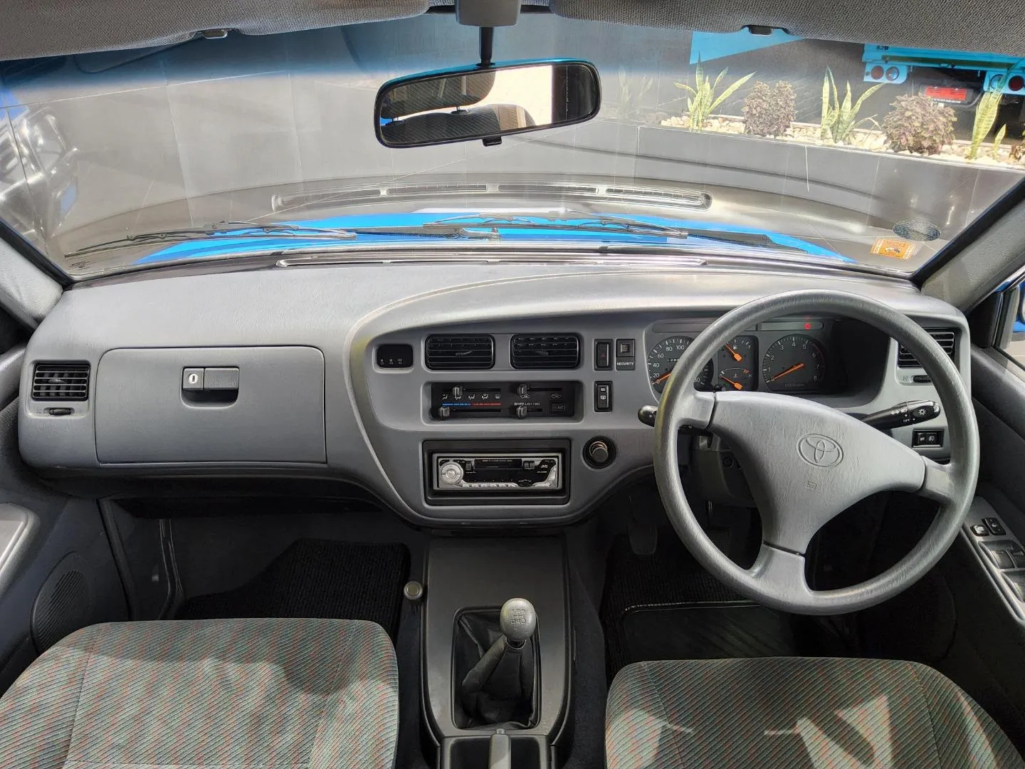 2001 Toyota Condor 2400i TX, photo 7 of 8