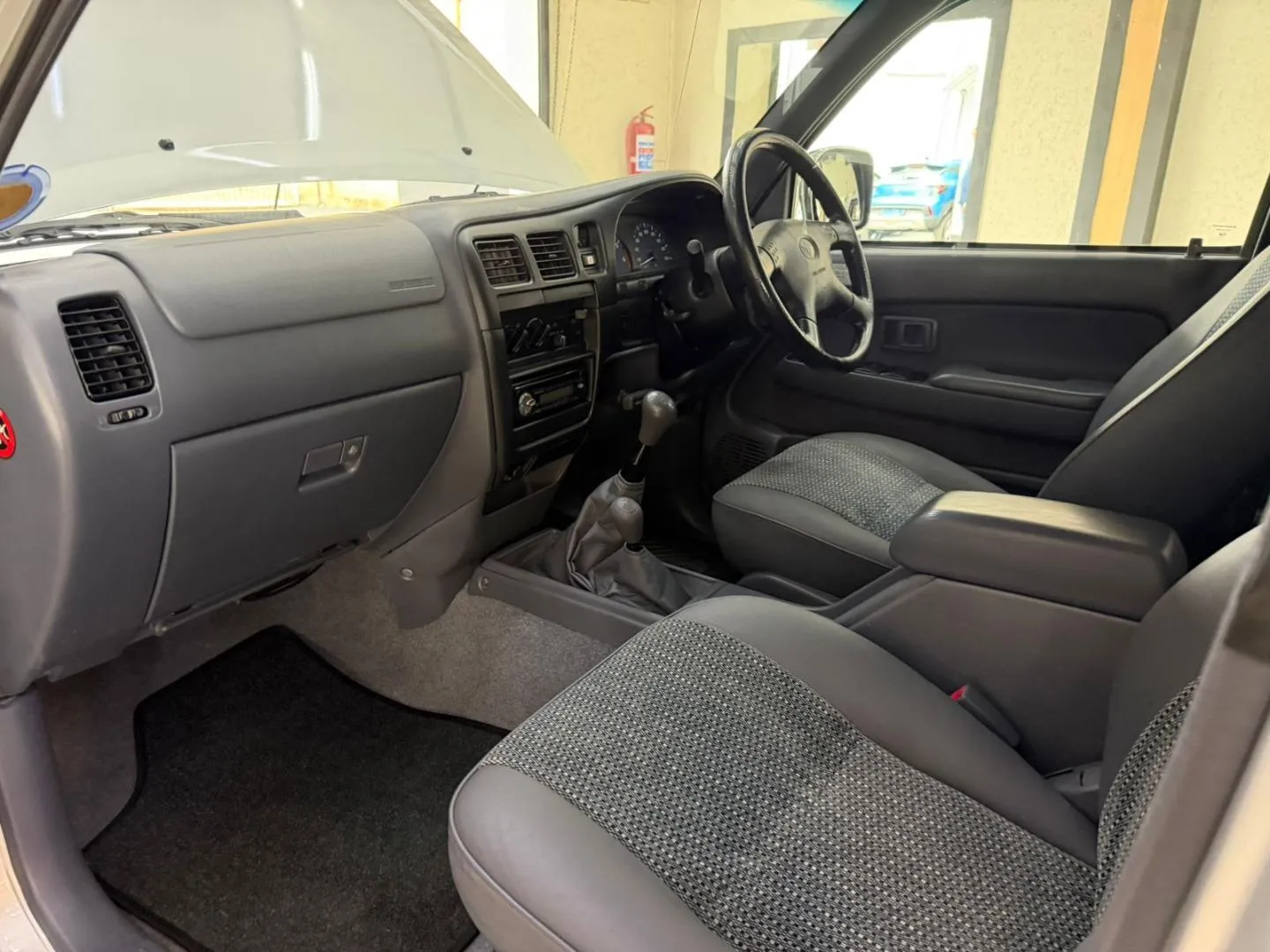 2002 Toyota Hilux 2700i Double Cab 4x4 Raider, photo 10 of 14