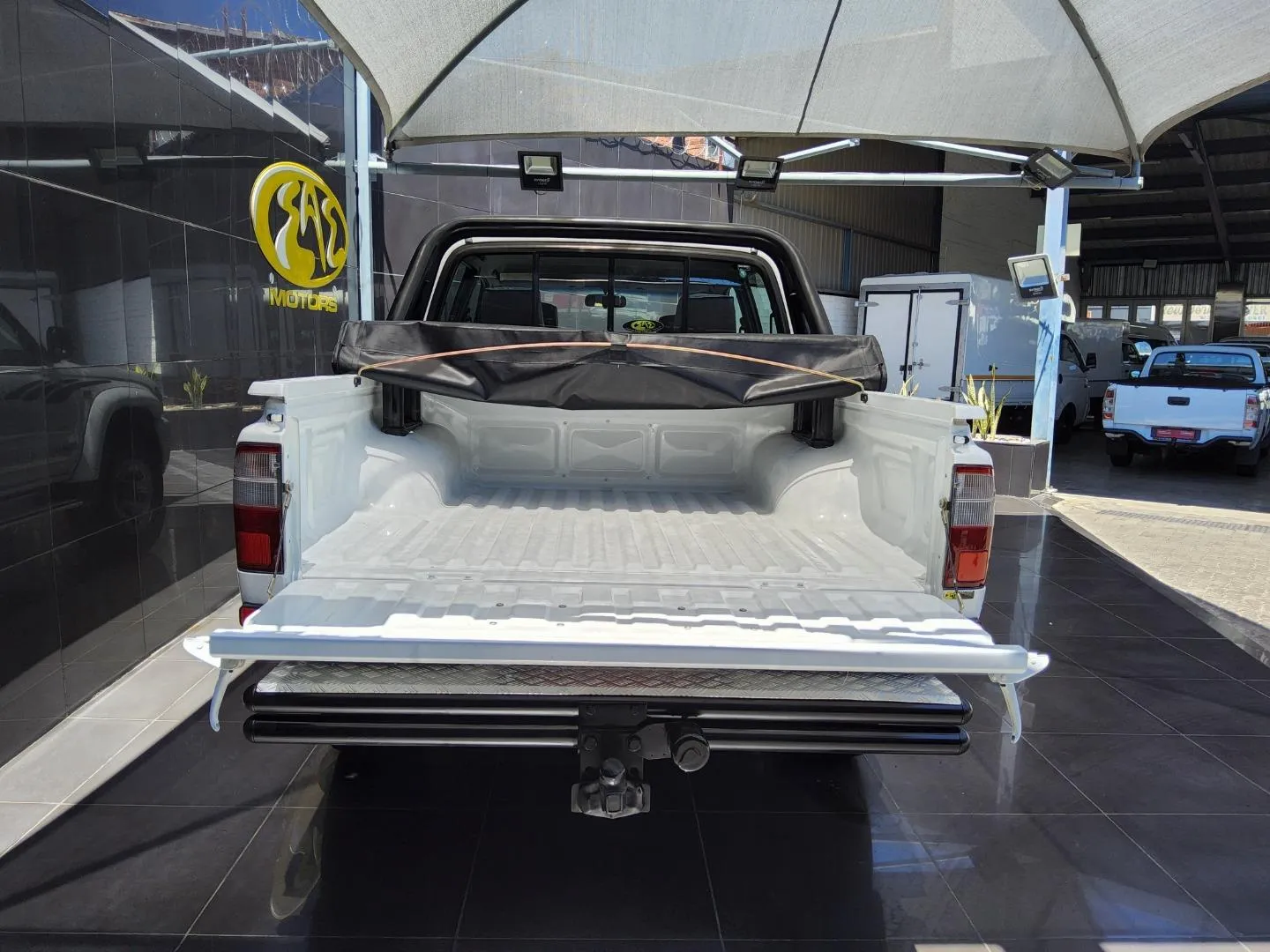 2002 Toyota Hilux 2700i Raider, photo 6 of 8