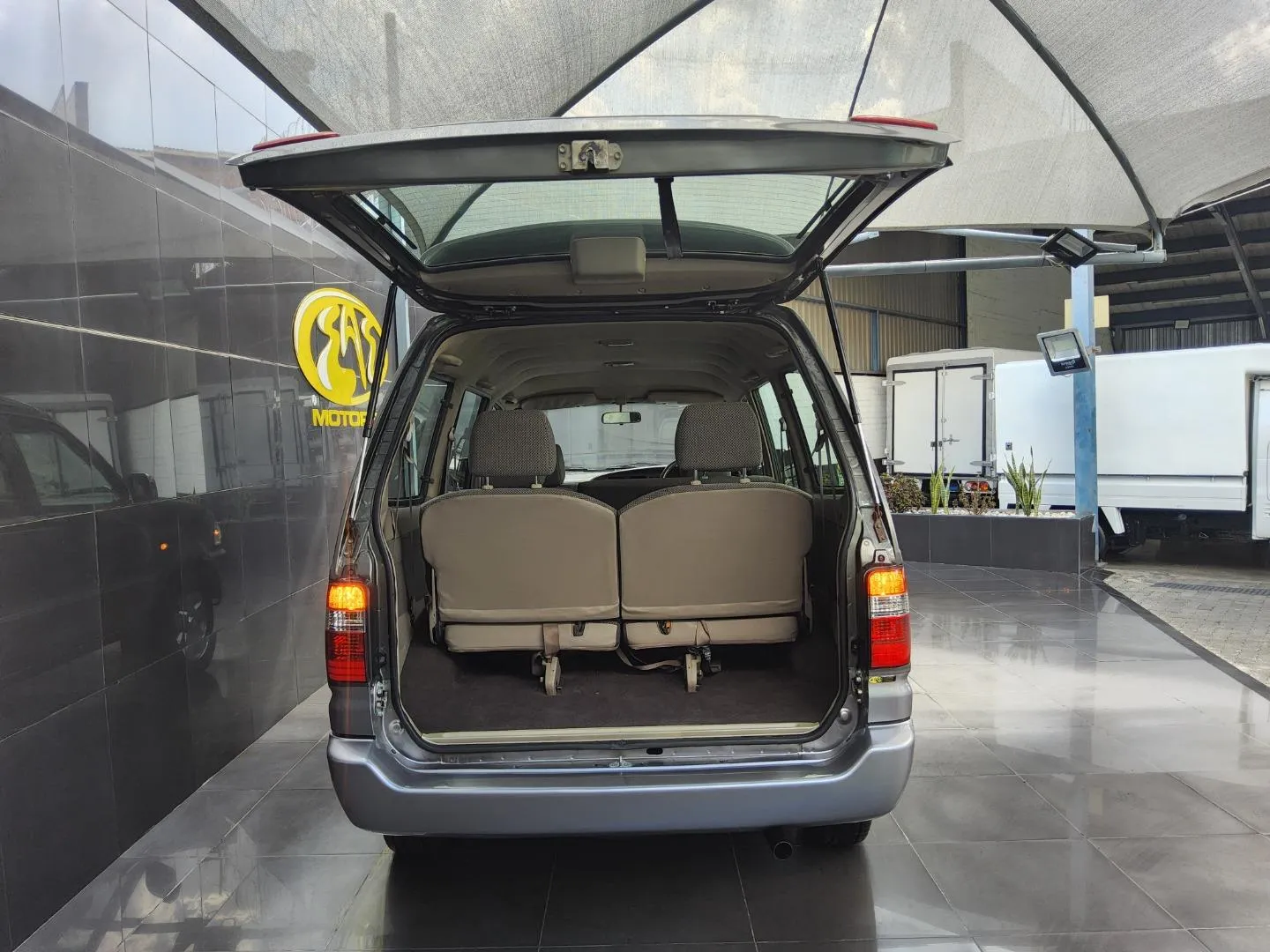 2004 Toyota Condor 2400i TX, photo 6 of 7