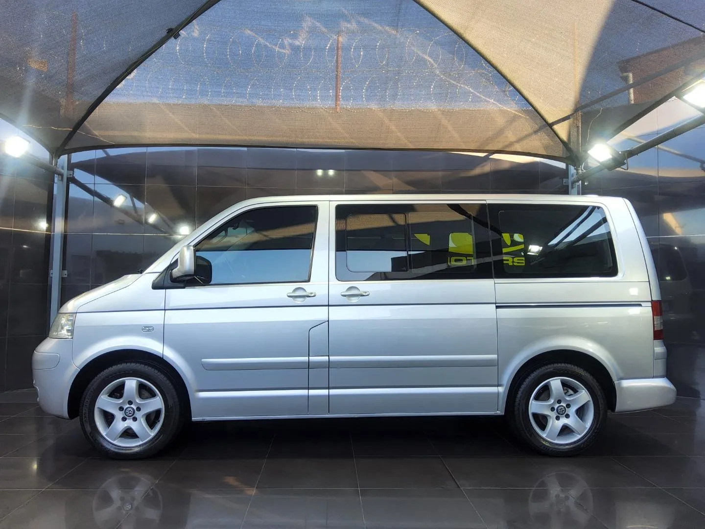 2006 Volkswagen Caravelle 2.5TDI Auto, photo 3 of 8