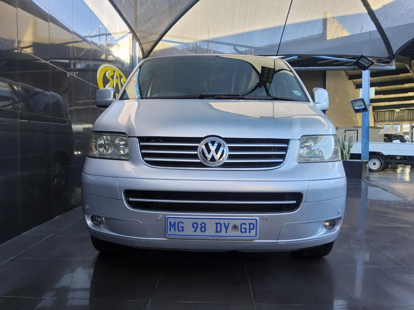 2006 Volkswagen Caravelle 2.5TDI Auto, photo 4 of 8