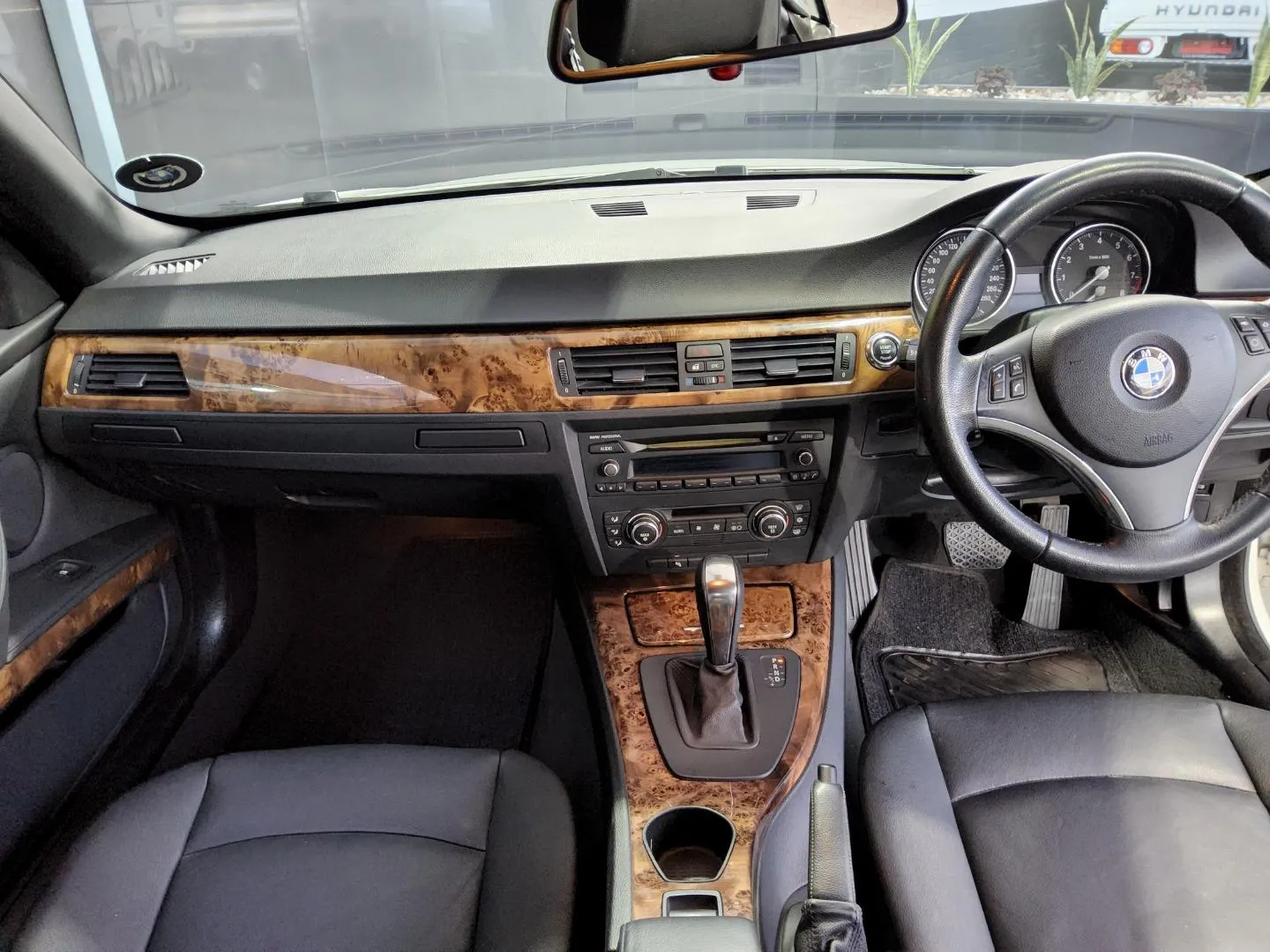 2008 BMW 3 Series 330i Convertible Auto, photo 6 of 8