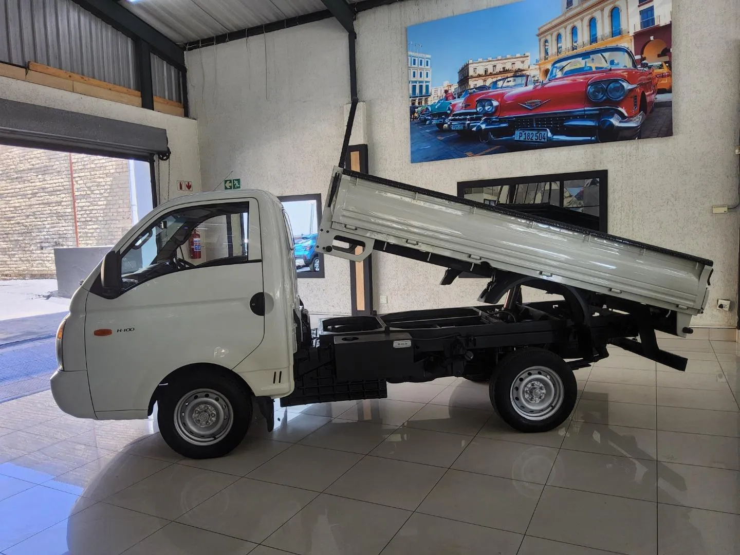 2008 Hyundai H-100 Bakkie 2.6D Tipper, photo 6 of 7