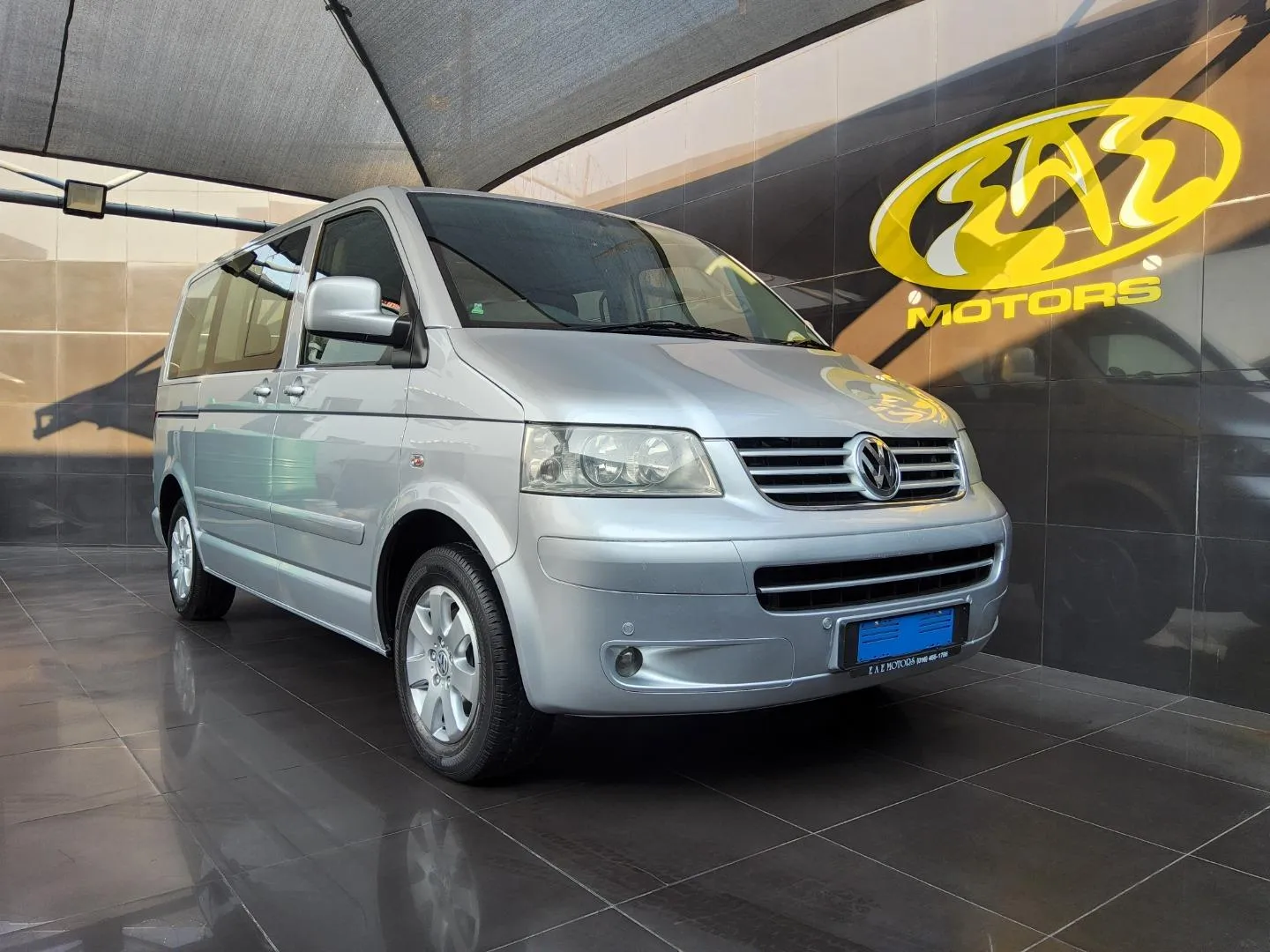 2009 Volkswagen Caravelle 2.5TDi, photo 1 of 7