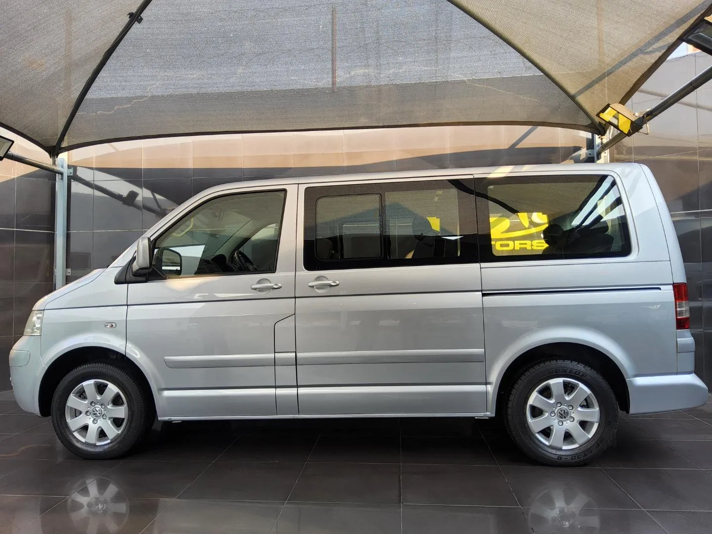 2009 Volkswagen Caravelle 2.5TDi, photo 3 of 7