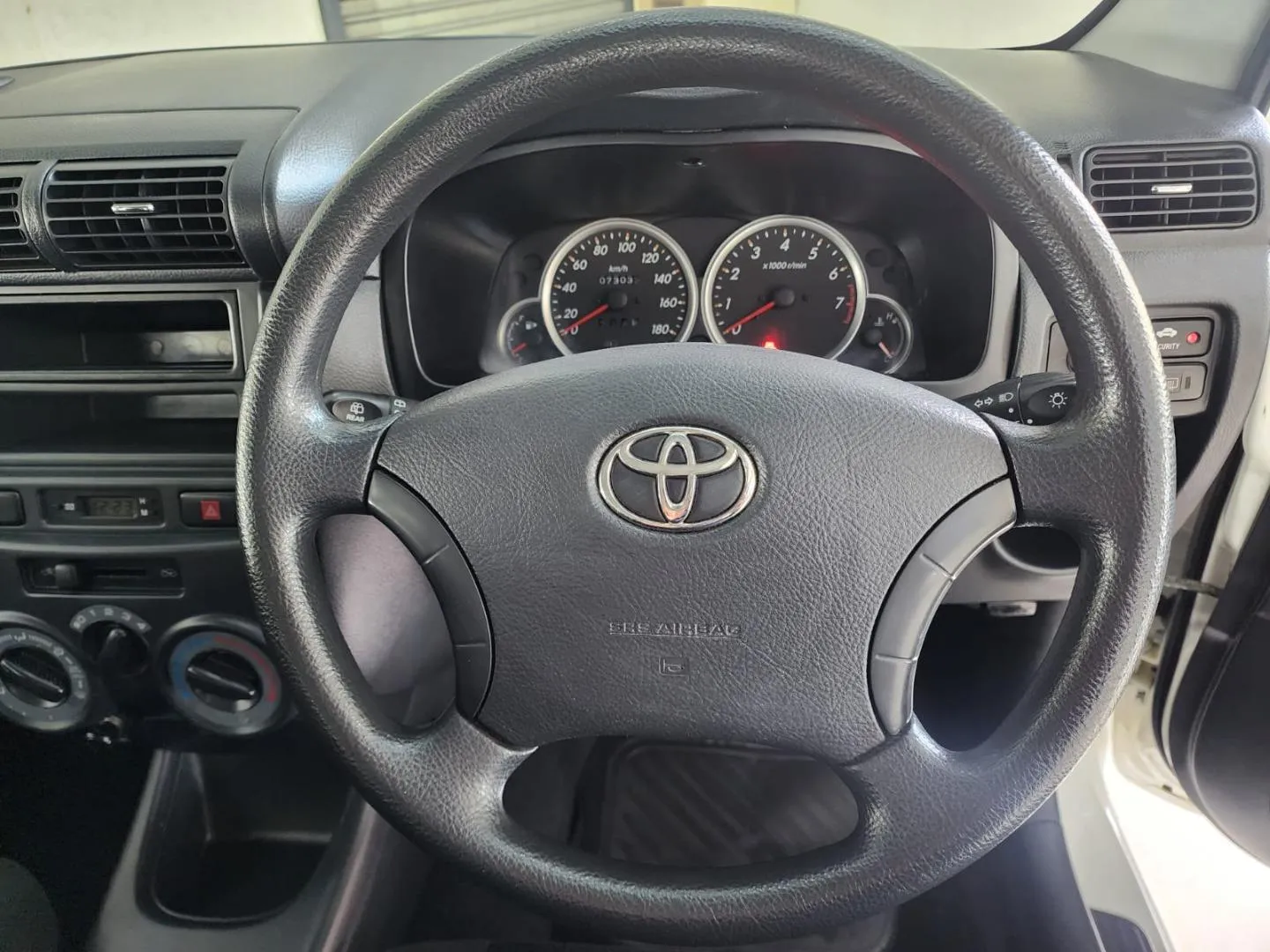 2010 Toyota Avanza 1.5 SX, photo 13 of 14