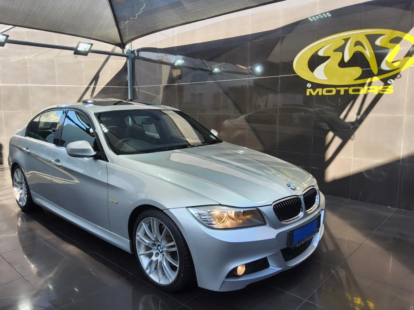 2011 BMW 3 Series 323i M Sport Auto, photo 1 of 7