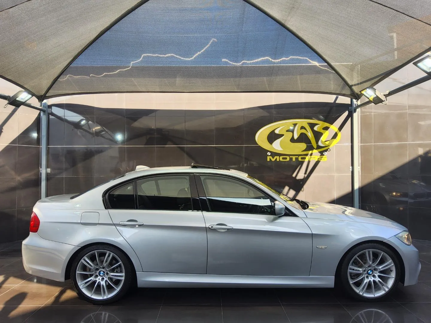 2011 BMW 3 Series 323i M Sport Auto, photo 2 of 7