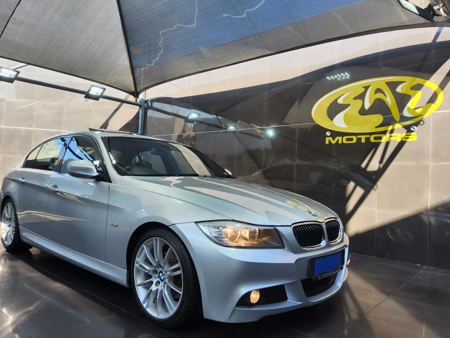 2011 BMW 3 Series 323i M Sport Auto, photo 3 of 7