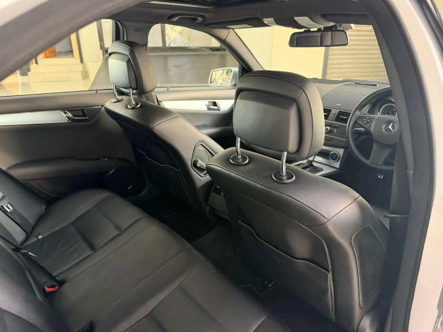 2011 Mercedes-Benz C-Class C200CGI Avantgarde Auto, photo 9 of 18