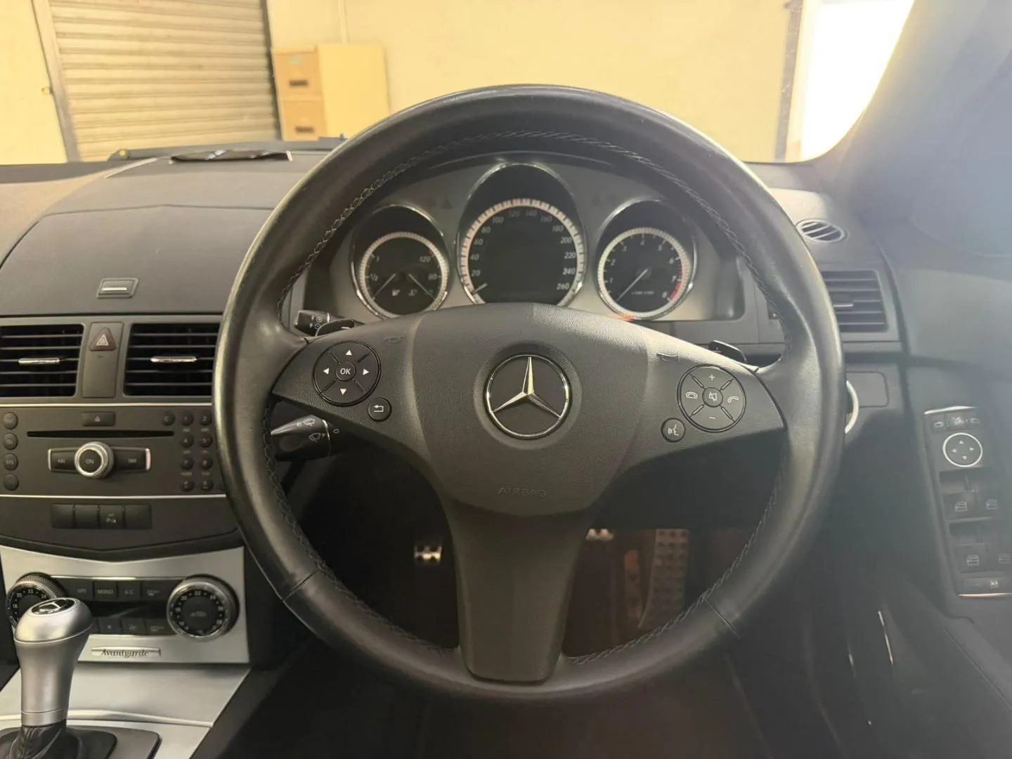 2011 Mercedes-Benz C-Class C200CGI Avantgarde Auto, photo 10 of 18