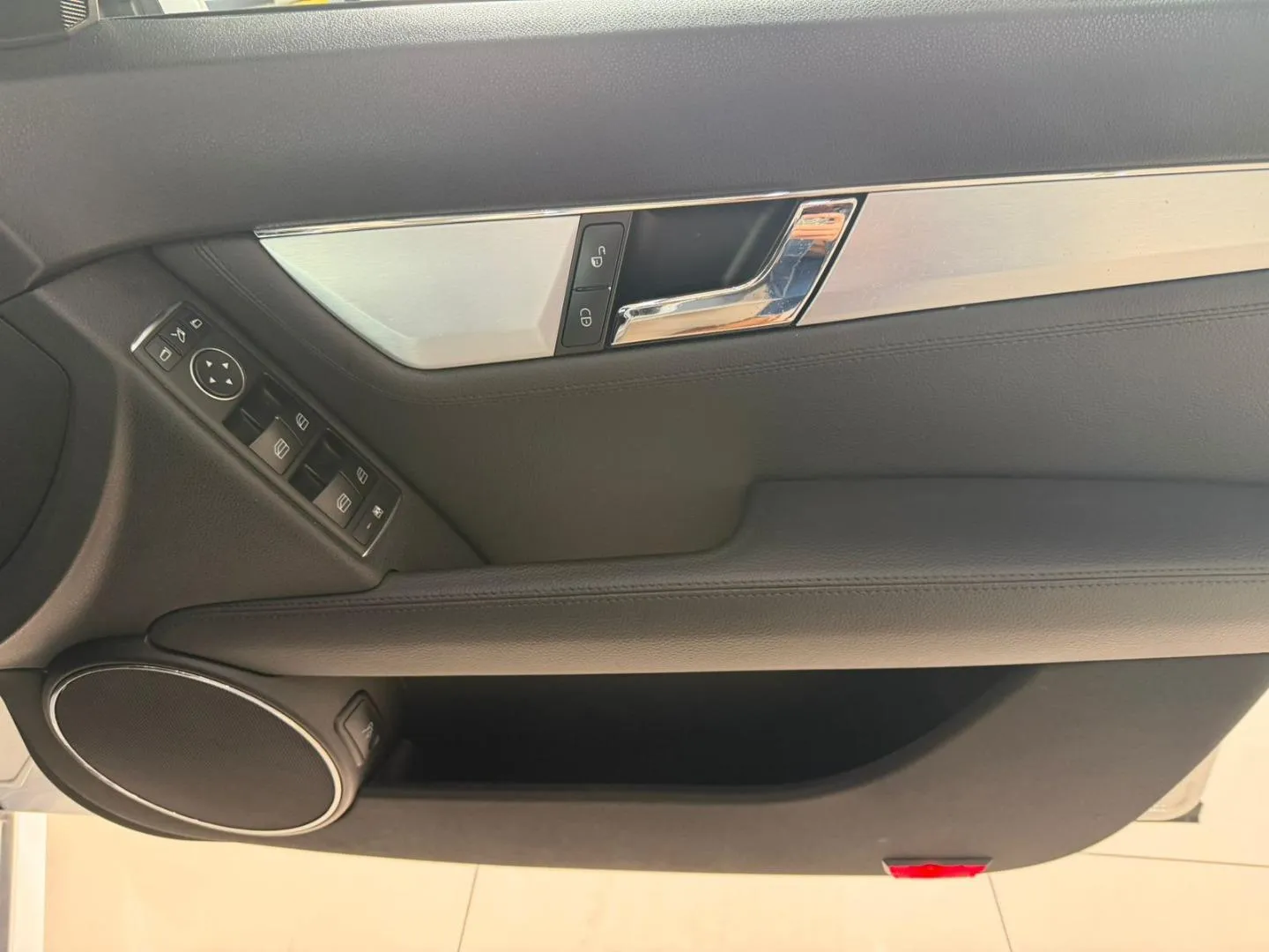 2011 Mercedes-Benz C-Class C200CGI Avantgarde Auto, photo 16 of 18