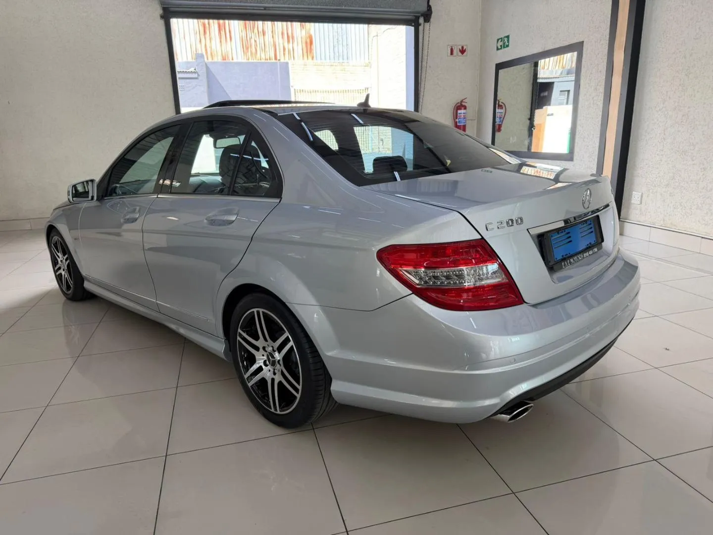2011 Mercedes-Benz C-Class C200CGI Avantgarde Auto, photo 6 of 18