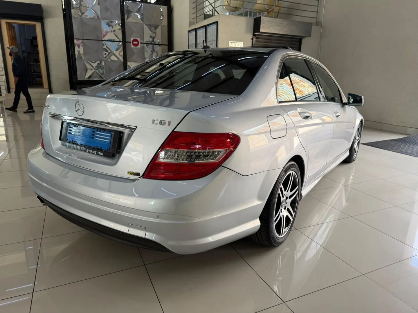 2011 Mercedes-Benz C-Class C200CGI Avantgarde Auto, photo 7 of 18