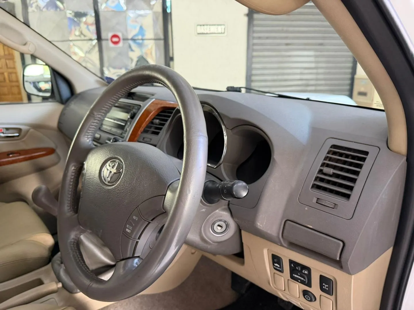 2011 Toyota Fortuner 3.0D-4D 4x4, photo 9 of 14