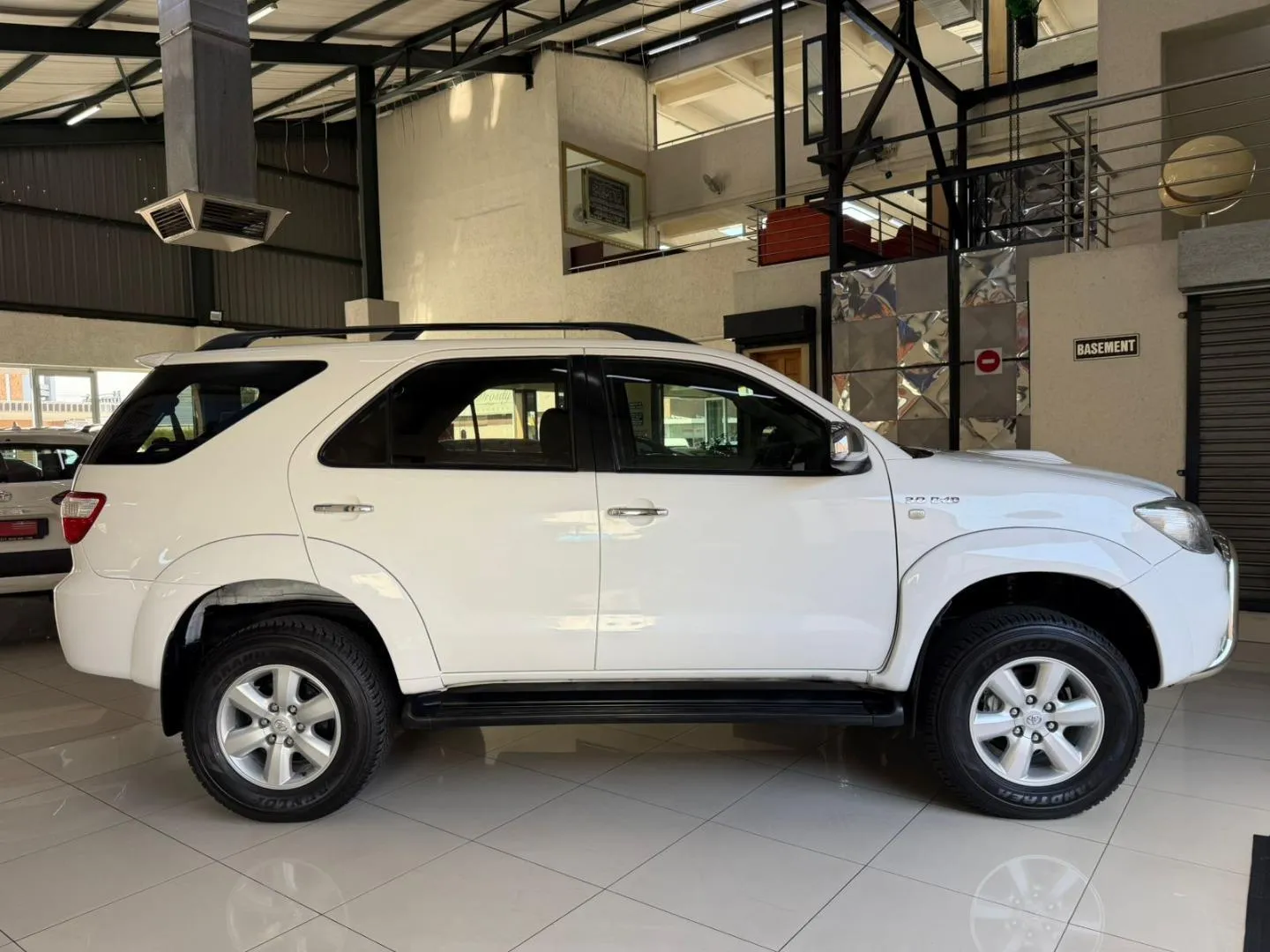 2011 Toyota Fortuner 3.0D-4D 4x4, photo 4 of 14