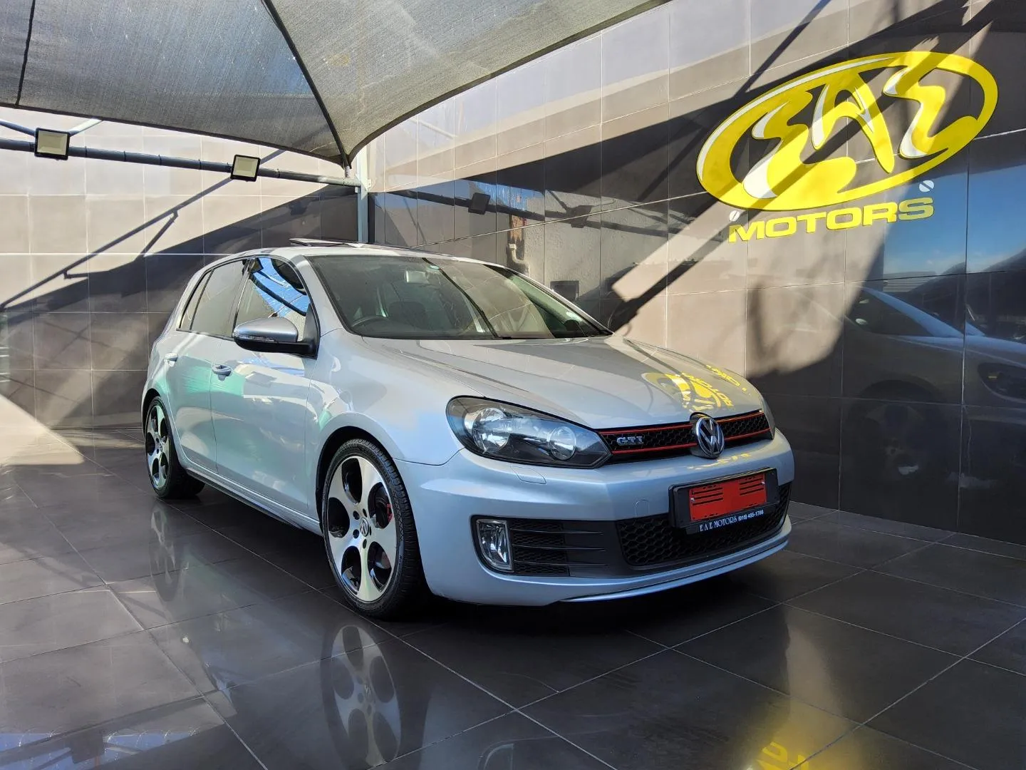 2011 Volkswagen Golf GTI Auto, photo 1 of 11