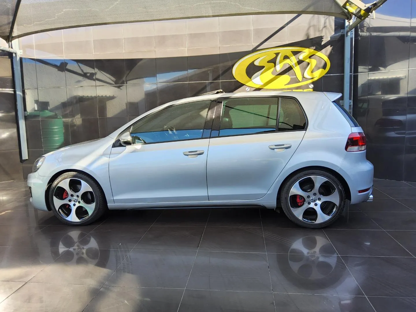 2011 Volkswagen Golf GTI Auto, photo 3 of 11