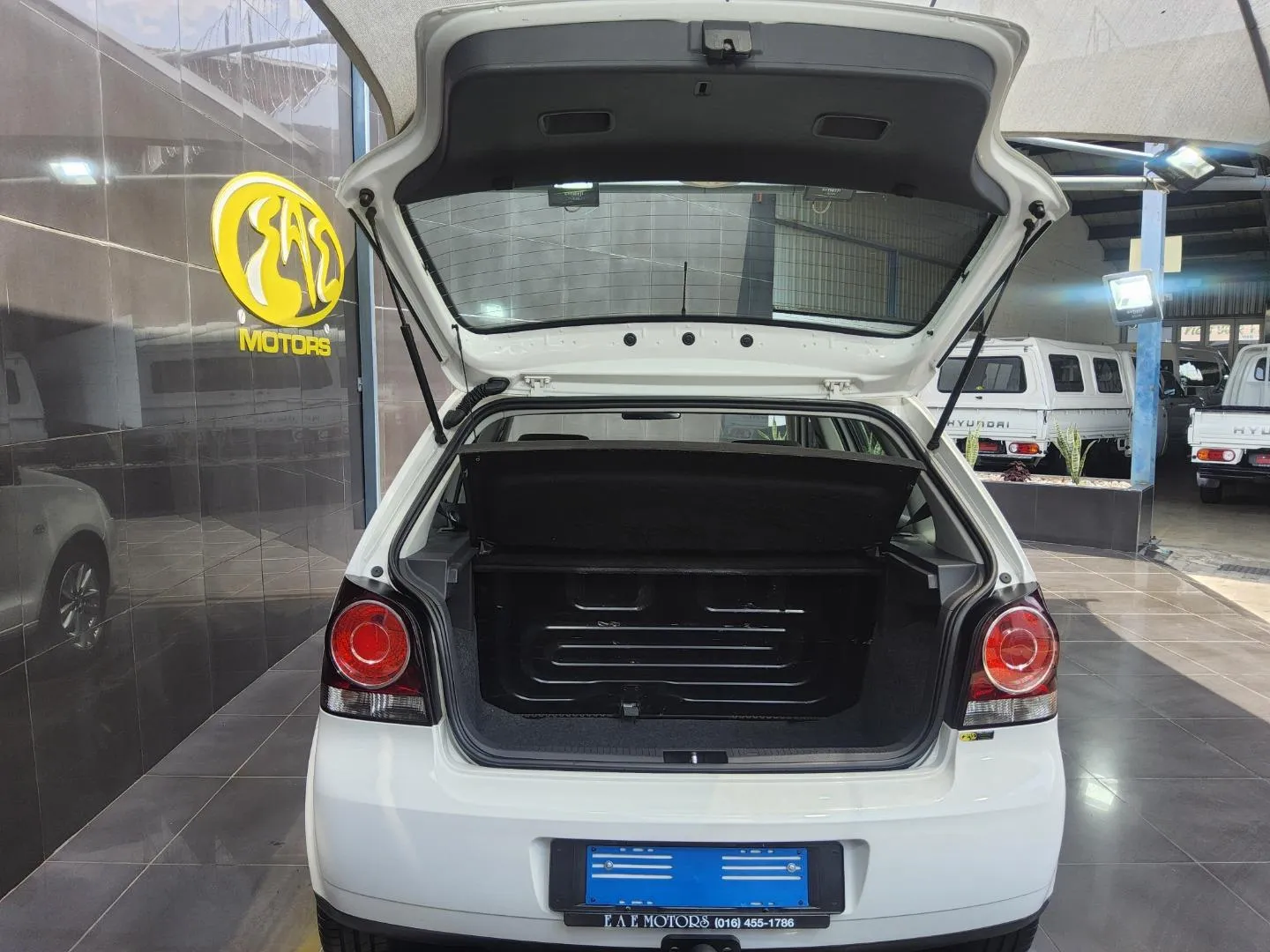 2011 Volkswagen Polo Vivo 5-Door 1.4, photo 6 of 7
