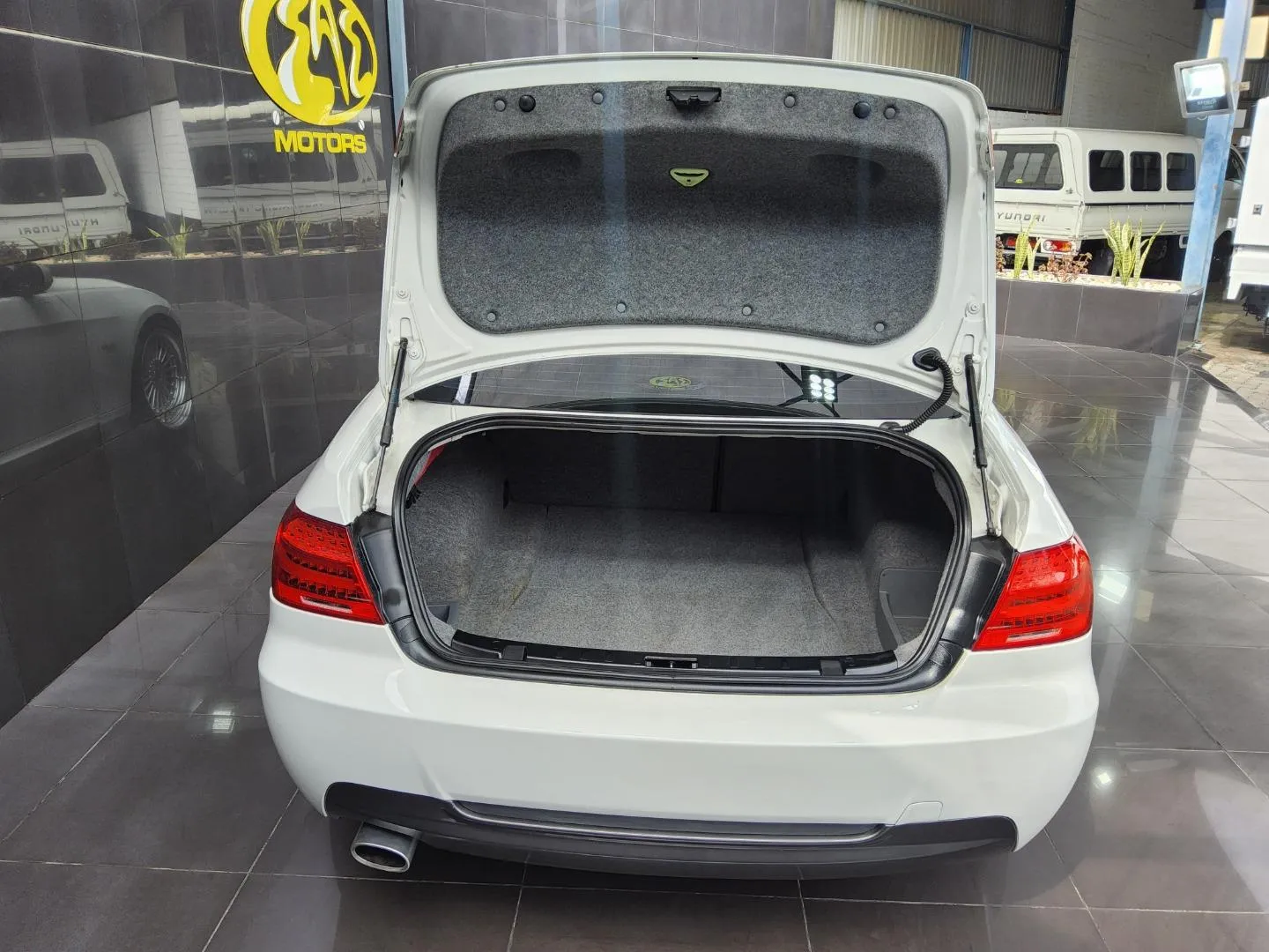 2012 BMW 3 Series 320i Coupe M Sport Auto, photo 5 of 6