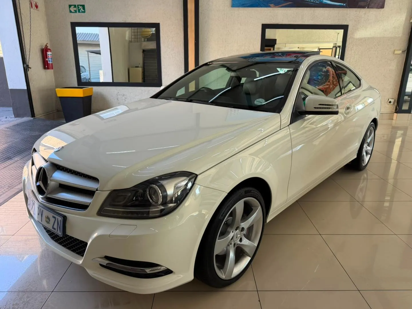 2012 Mercedes-Benz C-Class C250 Coupe, photo 2 of 7