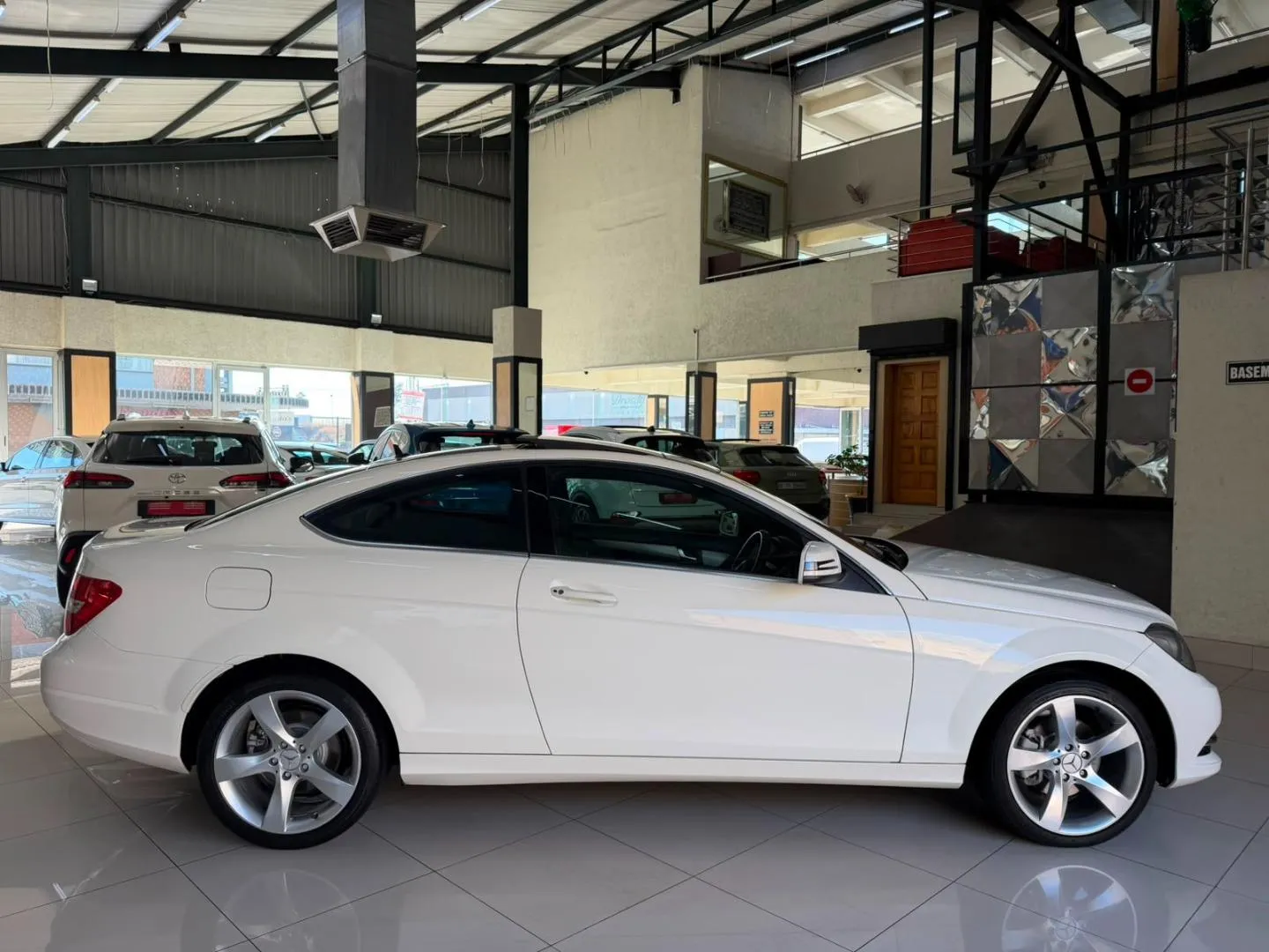 2012 Mercedes-Benz C-Class C250 Coupe, photo 3 of 7