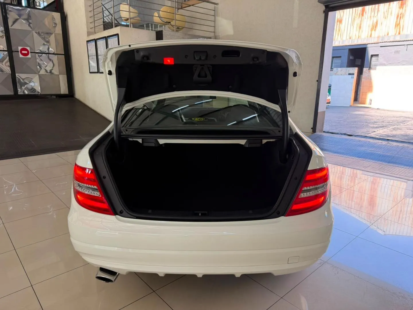 2012 Mercedes-Benz C-Class C250 Coupe, photo 9 of 12