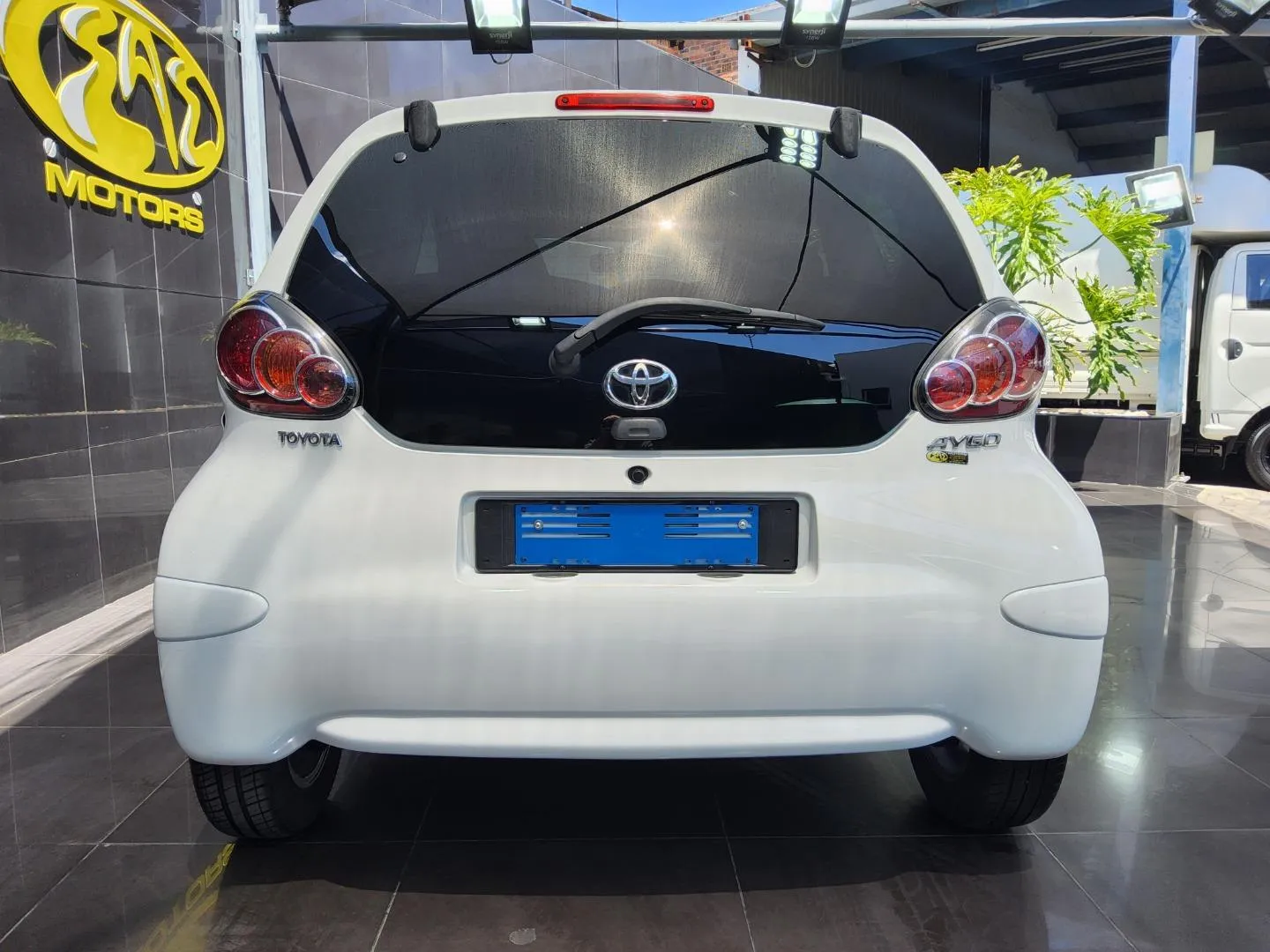 2012 Toyota Aygo 3-Door 1.0 Wild, photo 5 of 8