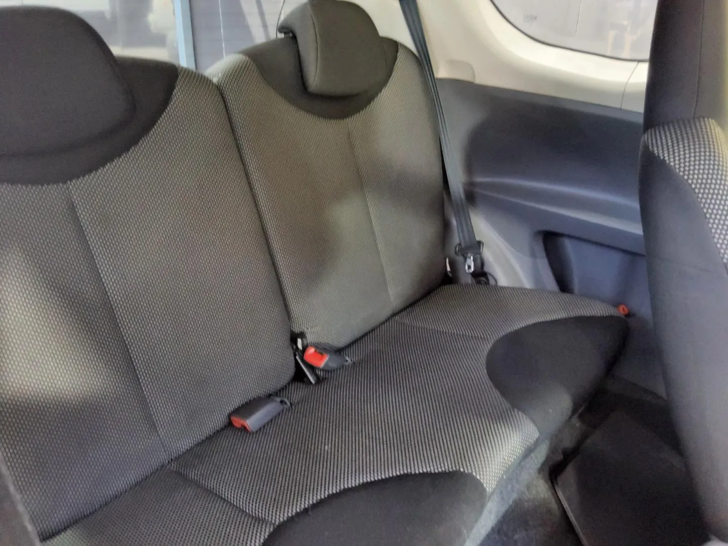 2012 Toyota Aygo 3-Door 1.0 Wild, photo 7 of 8