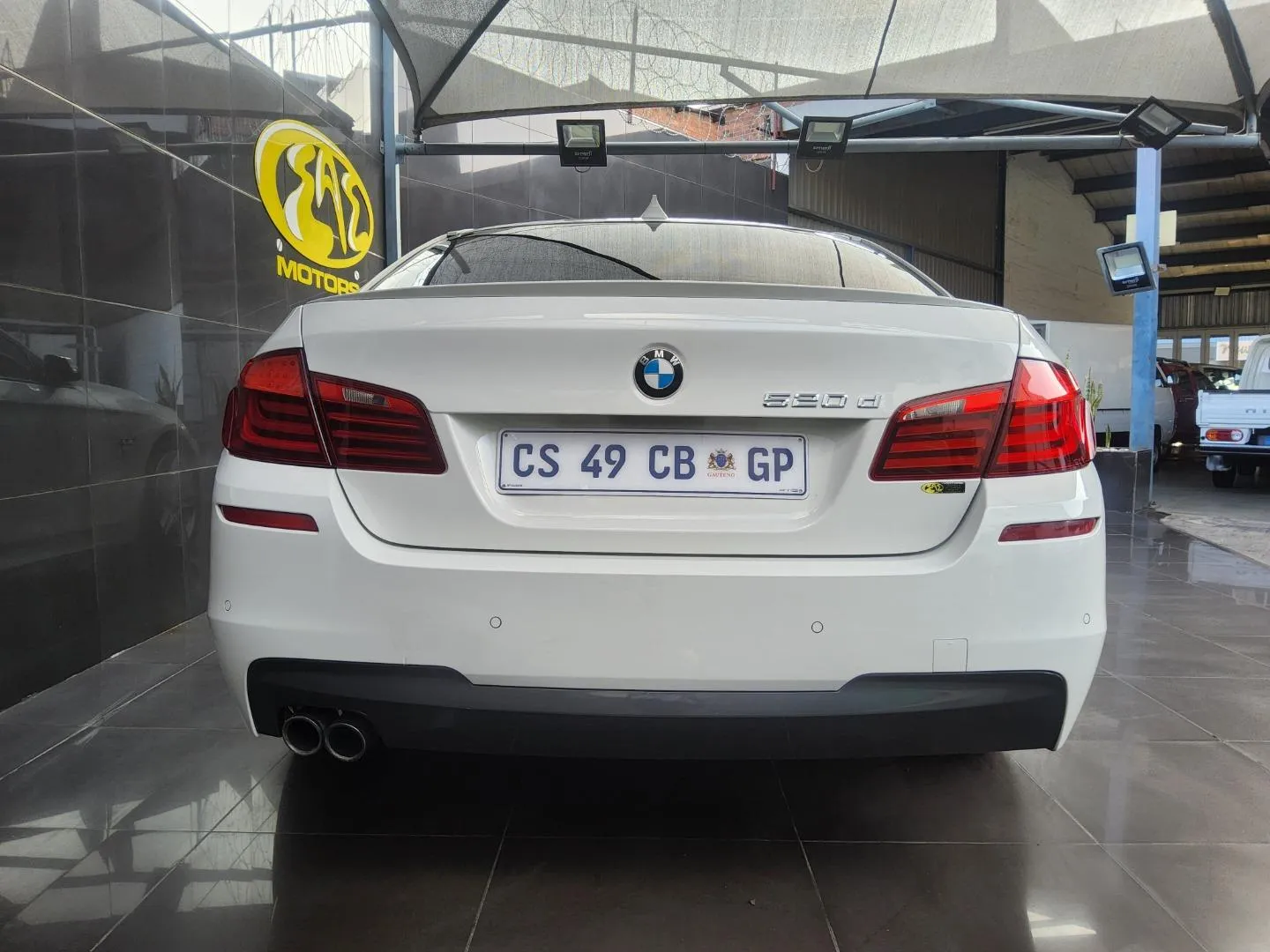2013 BMW 5 Series 520d, photo 6 of 7