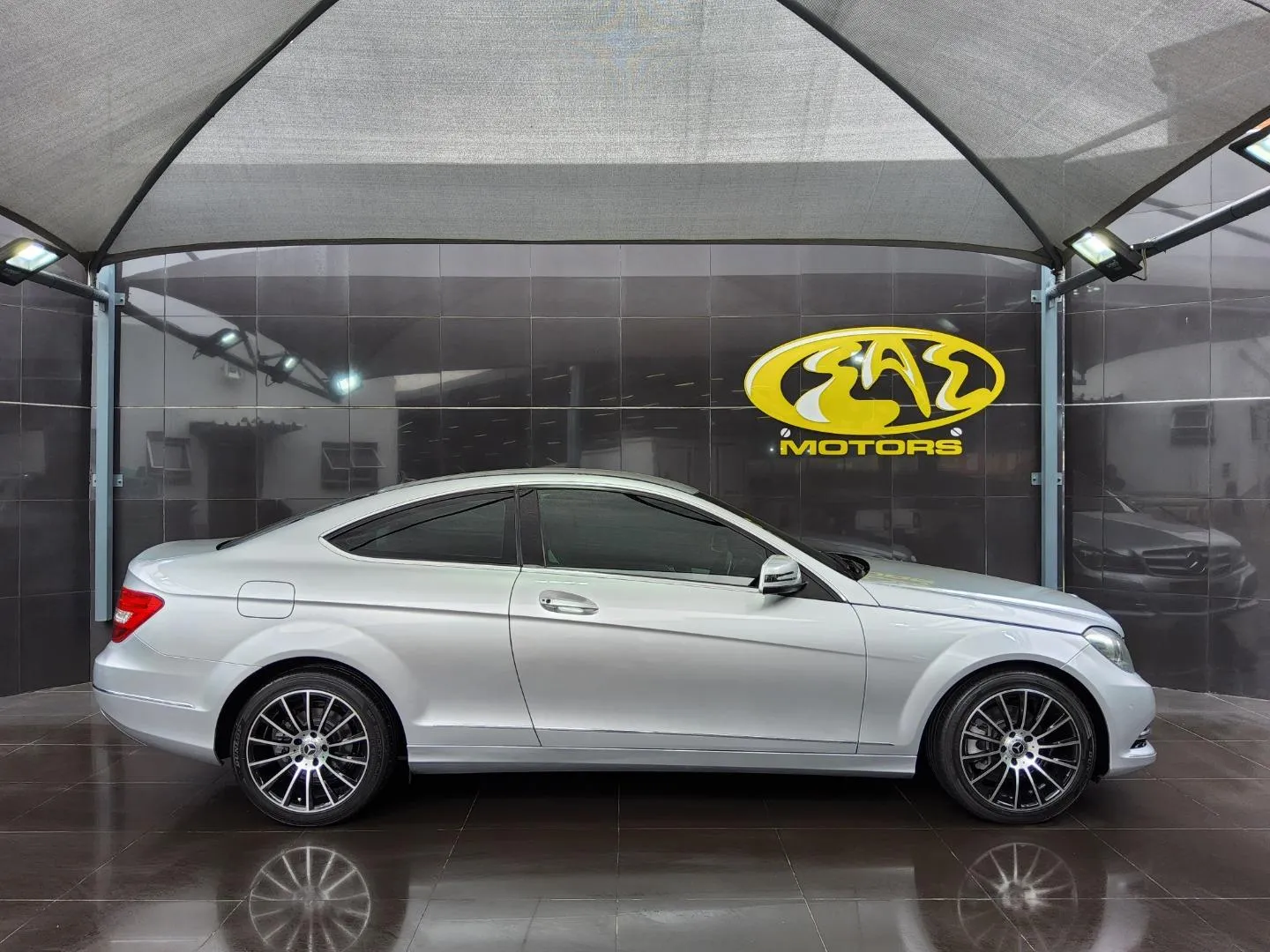 2013 Mercedes-Benz C-Class C180 Coupe Auto, photo 2 of 10
