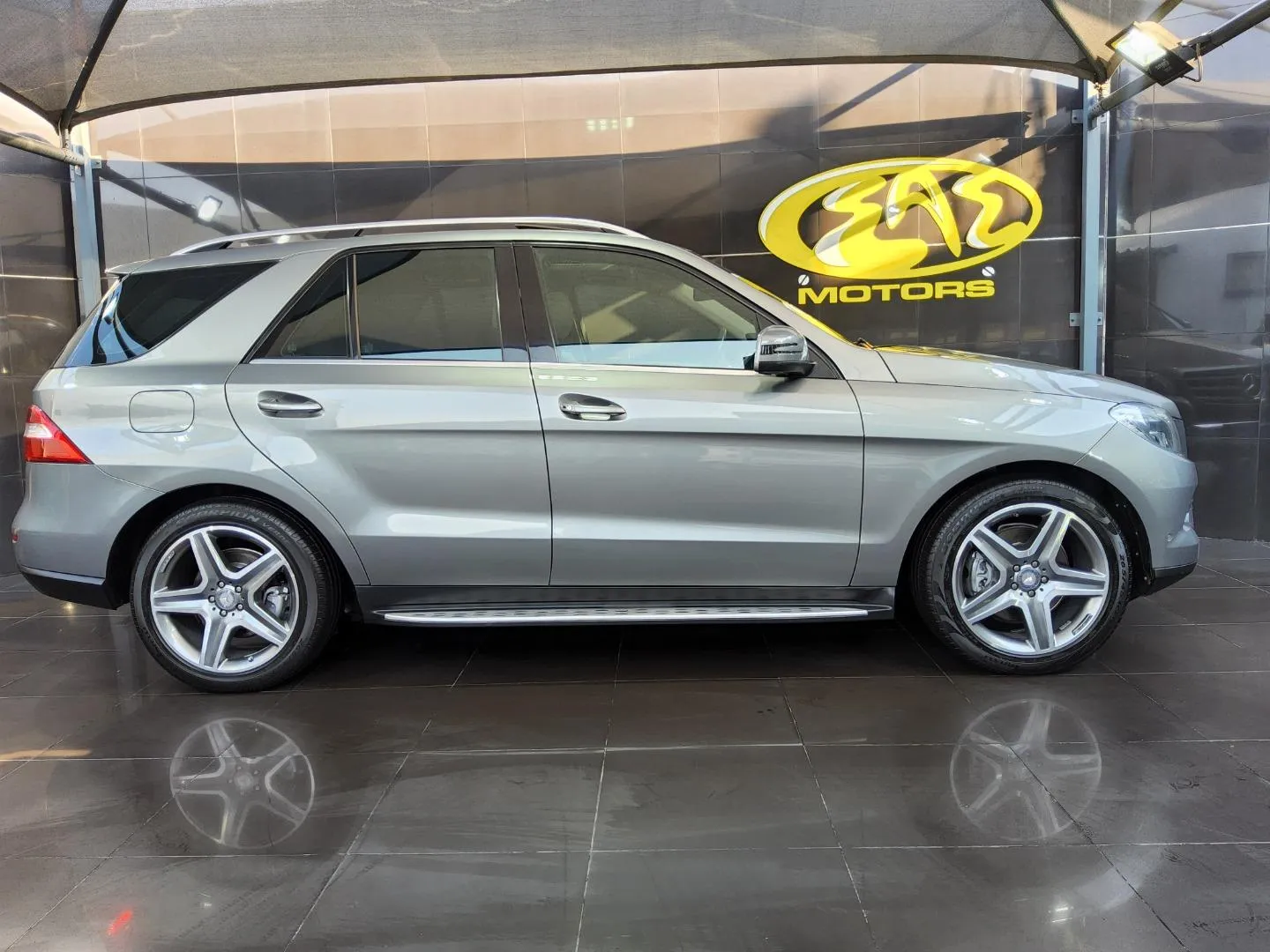 2013 Mercedes-Benz ML ML350, photo 2 of 3
