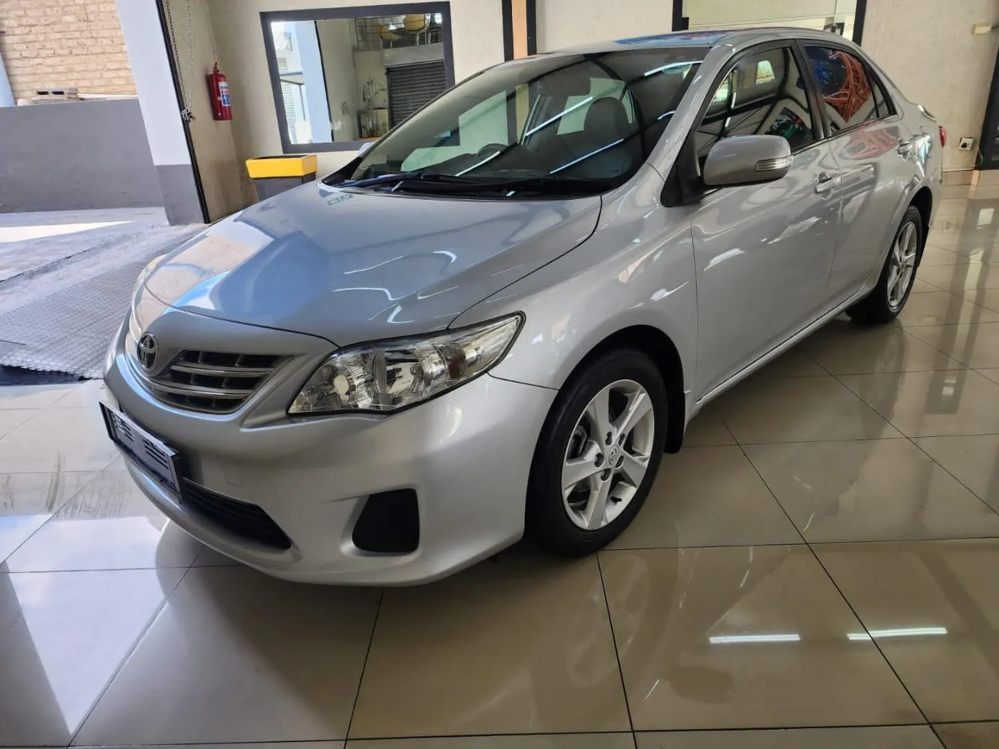 2013 Toyota Corolla 1.6 Advanced Auto, photo 2 of 11