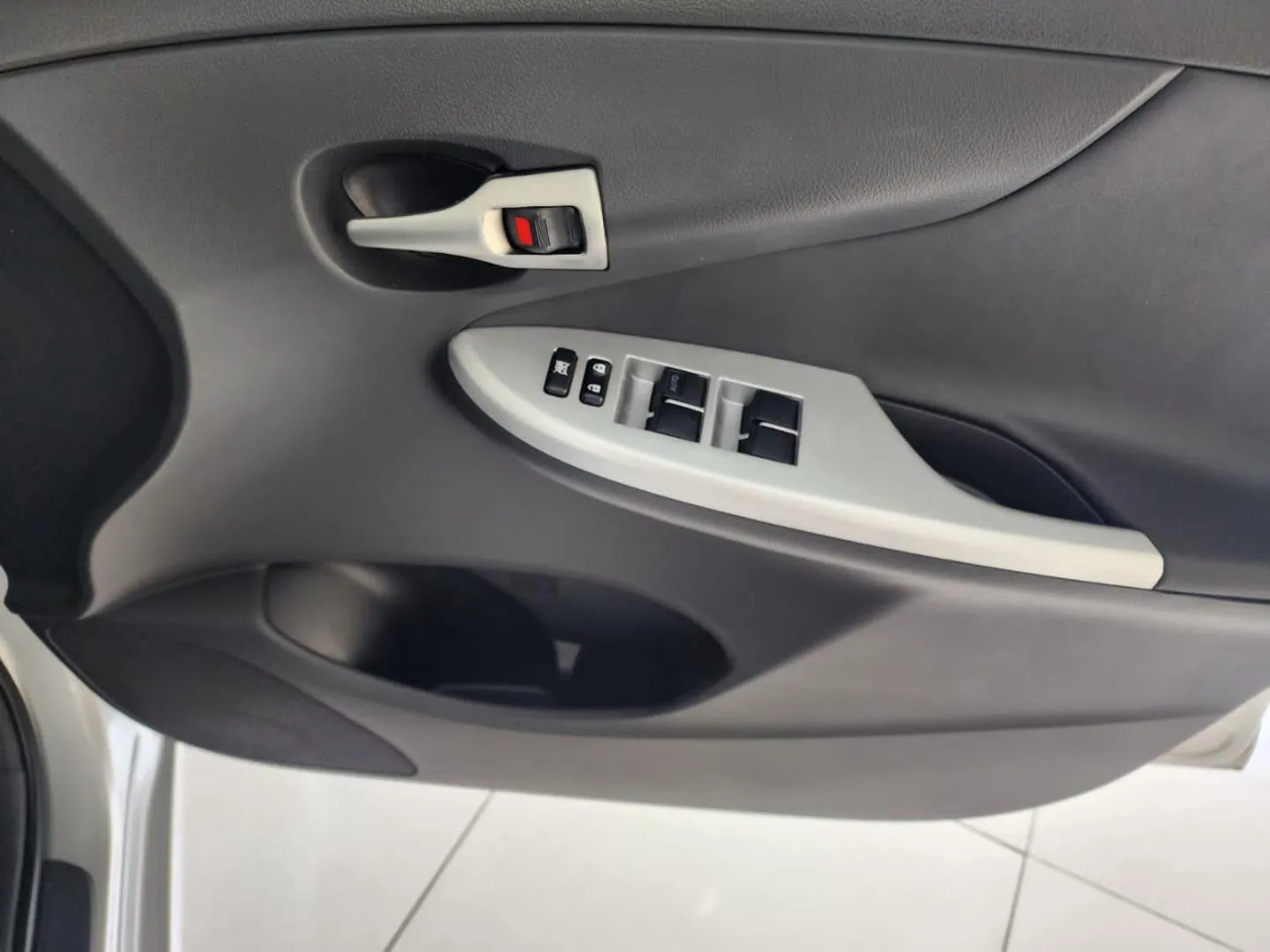 2013 Toyota Corolla 1.6 Advanced Auto, photo 13 of 15