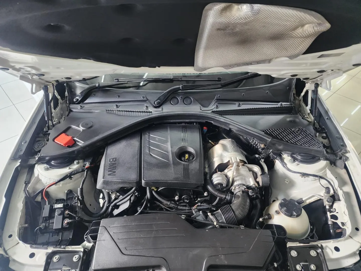 2014 BMW 1 Series 118i 5-Door Auto, photo 9 of 9