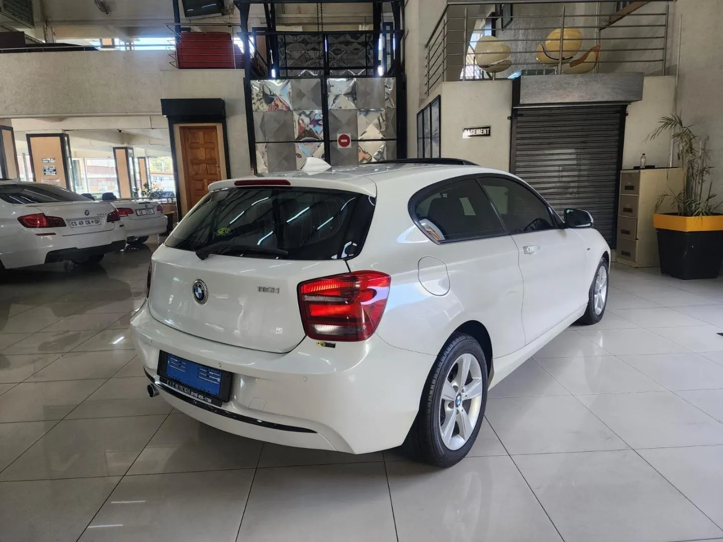 2014 BMW 1 Series 118i 5-Door Auto, photo 7 of 9