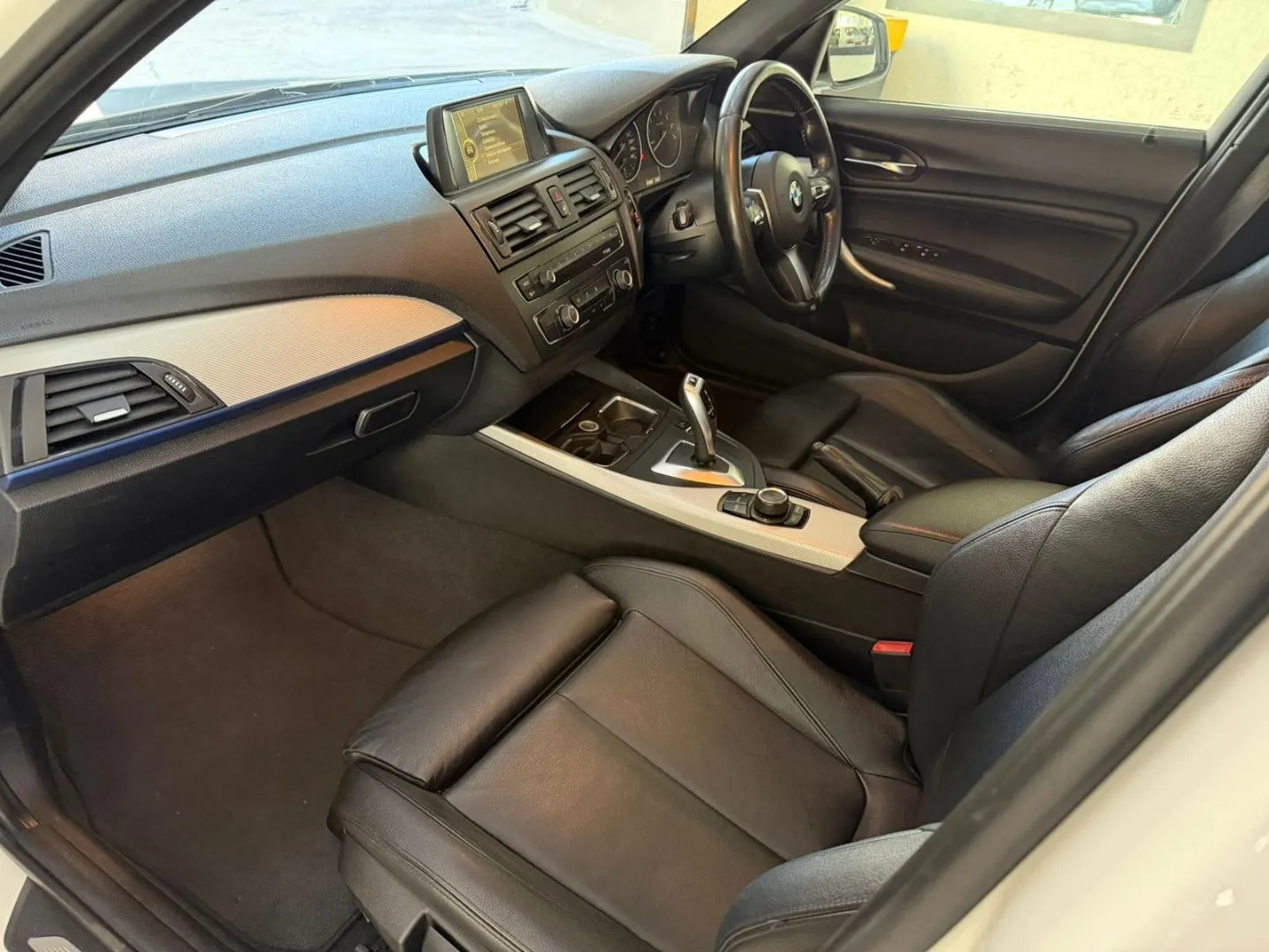 2014 BMW 1 Series 118i 5-Door M Sport Auto, photo 13 of 18
