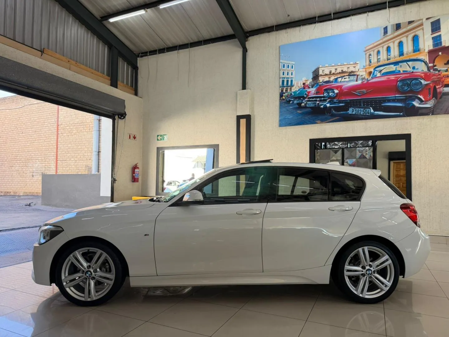 2014 BMW 1 Series 118i 5-Door M Sport Auto, photo 4 of 18