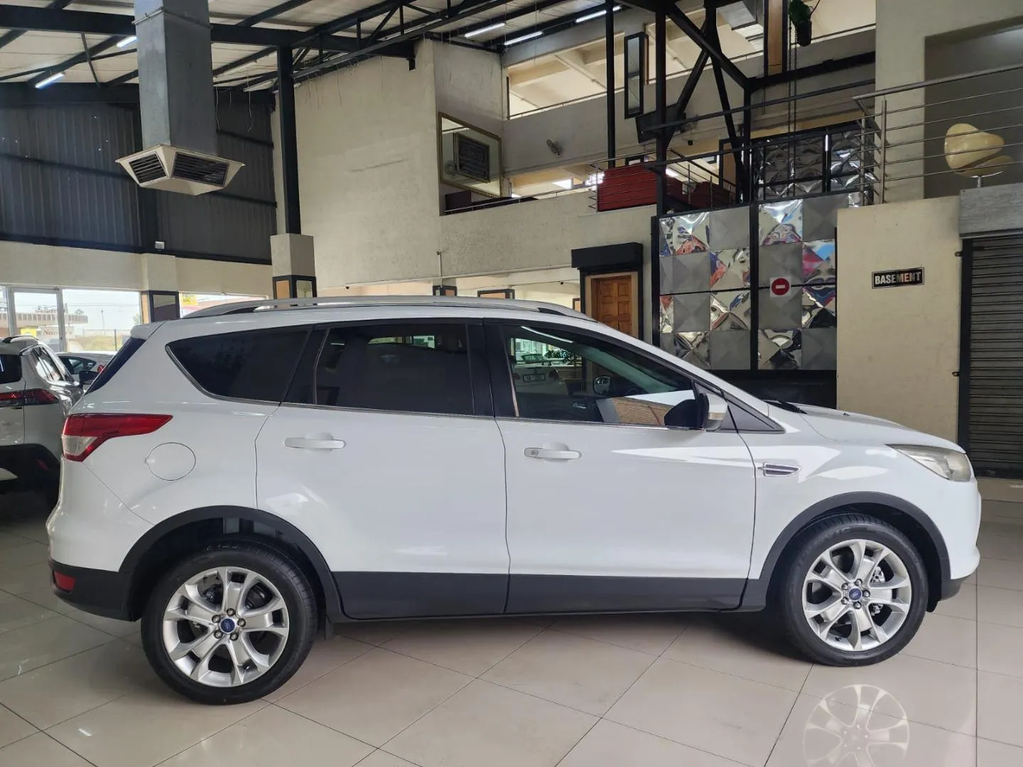 2014 Ford Kuga 2.0TDCi AWD Trend, photo 3 of 12