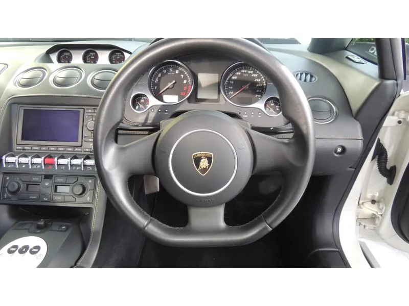 2014 Lamborghini Gallardo LP560-4 Spyder Auto, photo 8 of 11