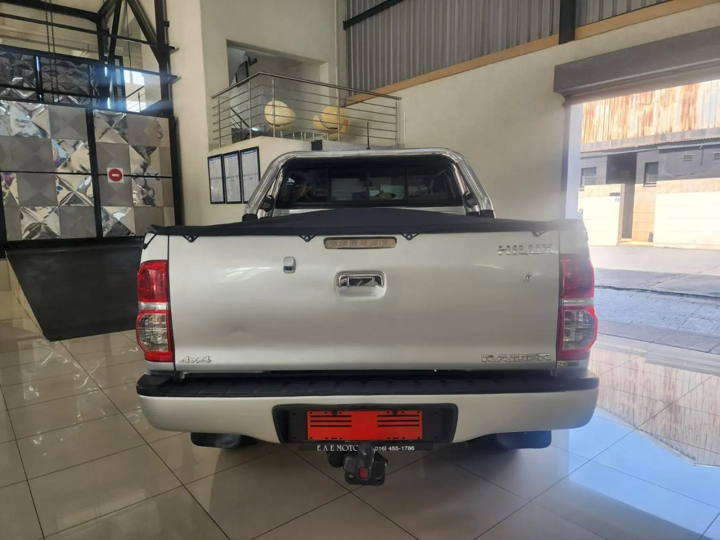 2014 Toyota Hilux 3.0D-4D double cab 4x4 Raider, photo 8 of 10