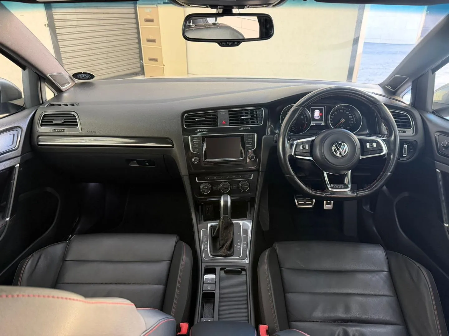 2014 Volkswagen Golf GTI Auto, photo 12 of 17