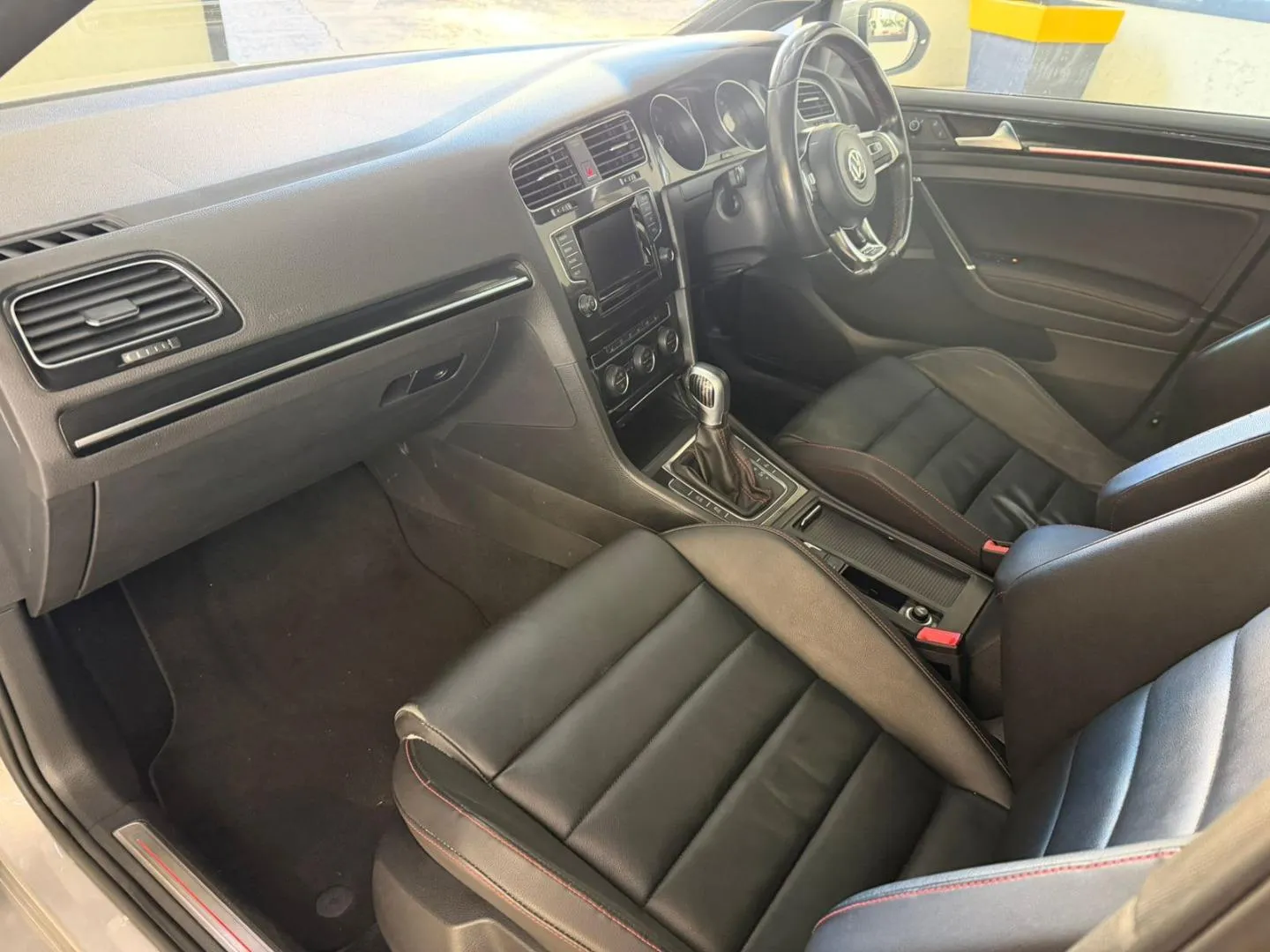2014 Volkswagen Golf GTI Auto, photo 14 of 17