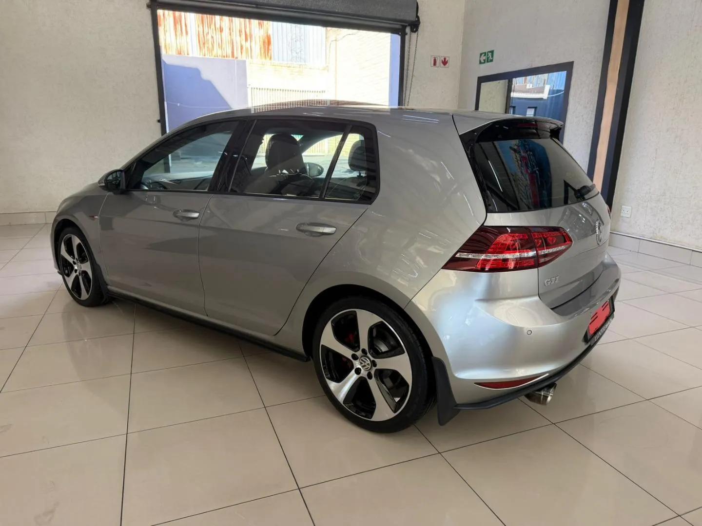 2014 Volkswagen Golf GTI Auto, photo 6 of 17