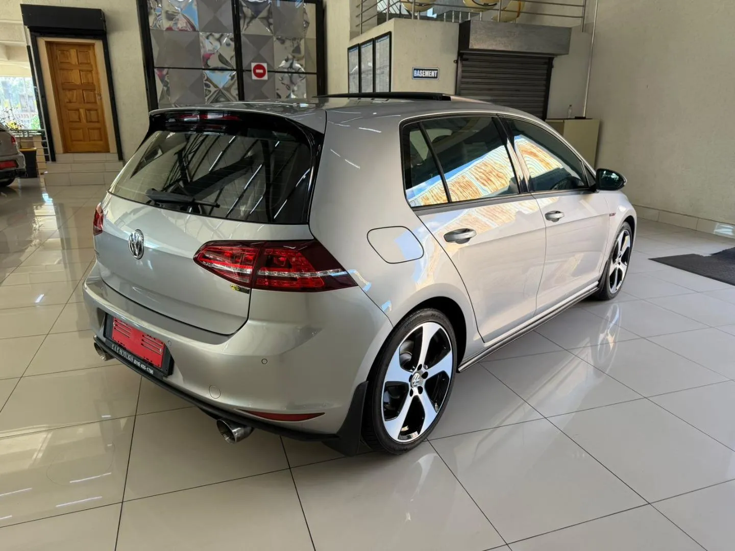 2014 Volkswagen Golf GTI Auto, photo 7 of 17