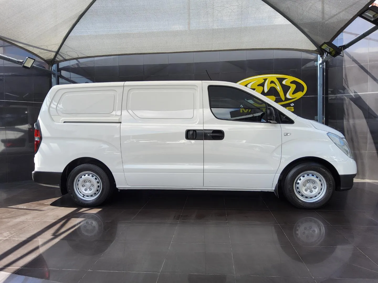 2015 Hyundai H-1 2.5CRDi Panel Van Auto, photo 2 of 8