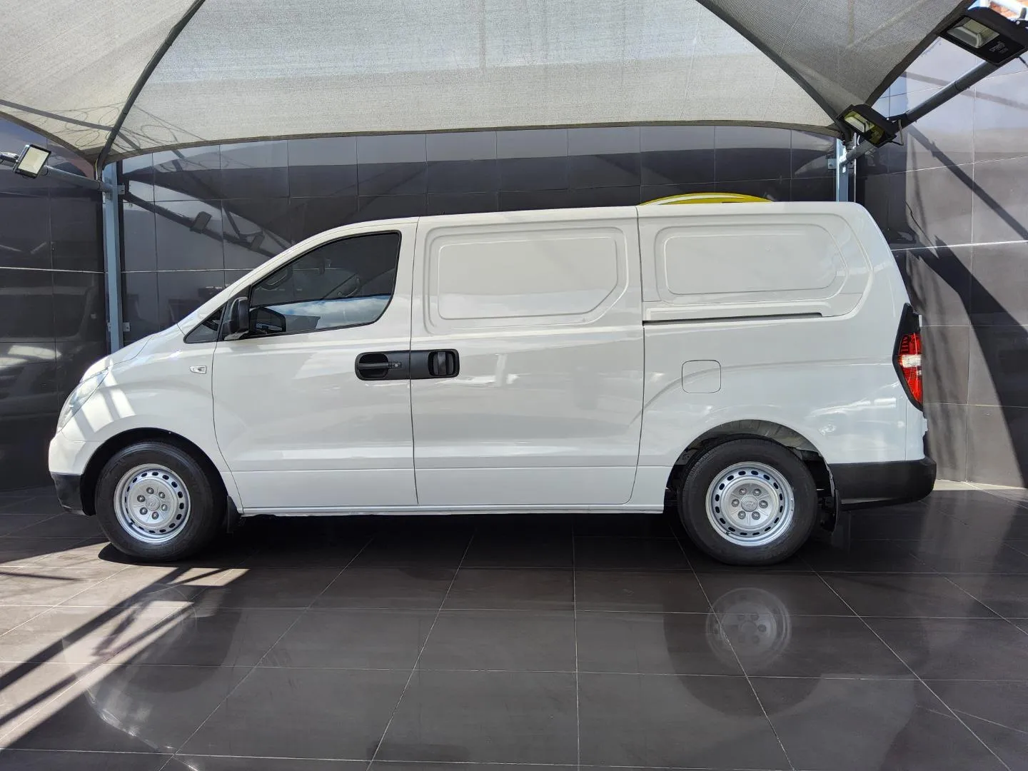 2015 Hyundai H-1 2.5CRDi Panel Van Auto, photo 4 of 8